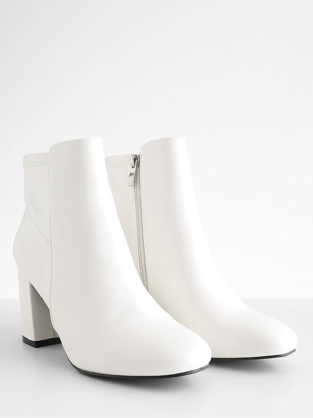 MIA Krysta ankle boots in White Stretch, Size 8.5